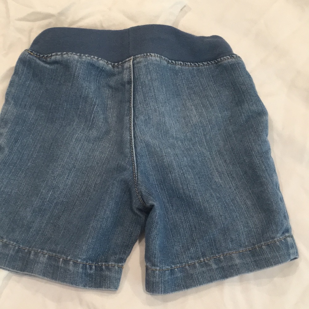 Shorts - Picture 3 of 3